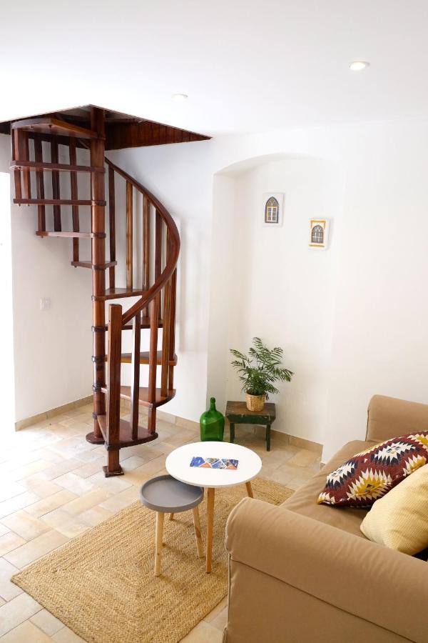 Proa D'Alfama Guest House Lisbon Bagian luar foto