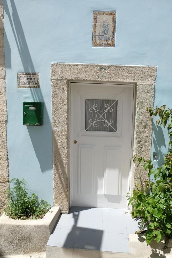 Proa D'Alfama Guest House Lisbon Bagian luar foto