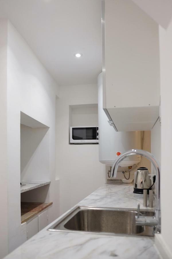 Proa D'Alfama Guest House Lisbon Bagian luar foto