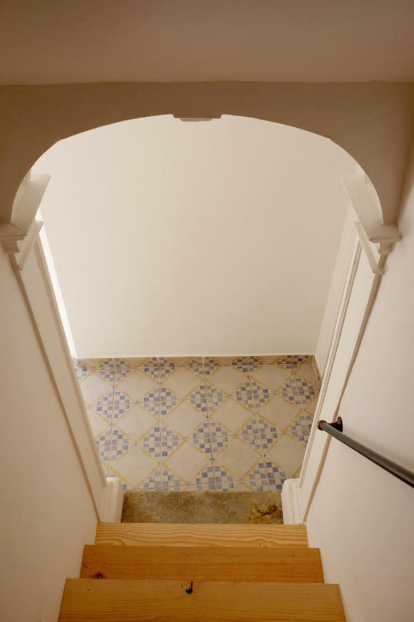 Proa D'Alfama Guest House Lisbon Bagian luar foto