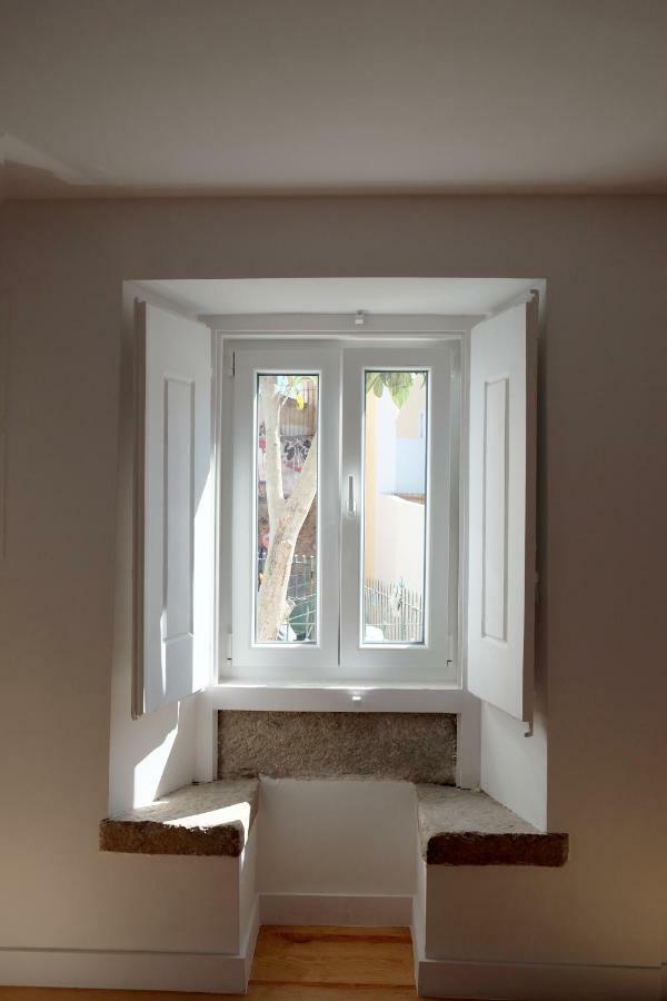 Proa D'Alfama Guest House Lisbon Bagian luar foto